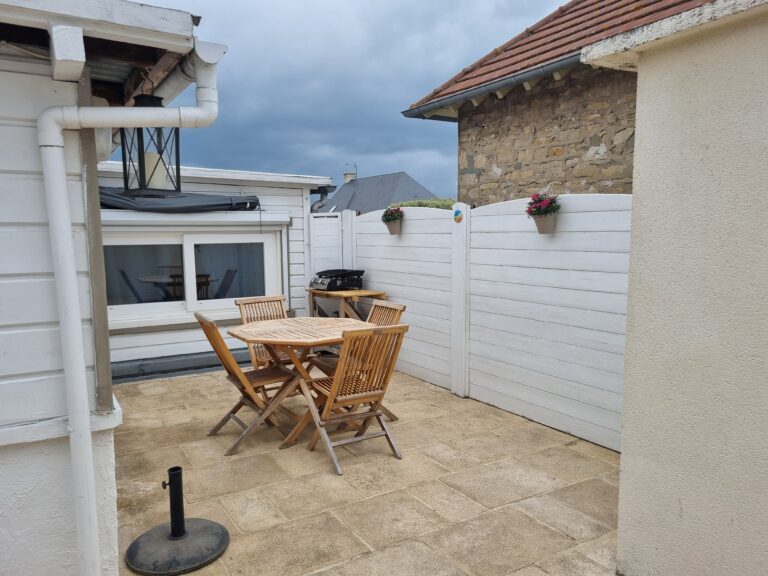 Terrasse nord de la location saisonnière